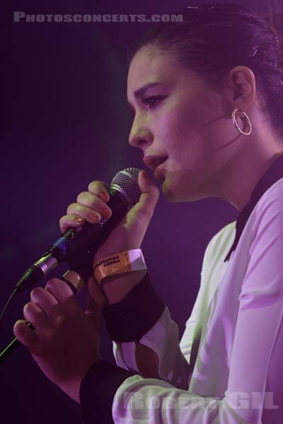 JESSIE WARE - 2012-02-25 - PARIS - Point Ephemere - 